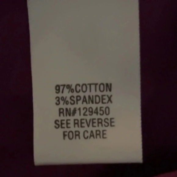 Women's Apt. 9 Fuschia Blouse
W/Belt Size medium ..NWT - Picture 5 of 5